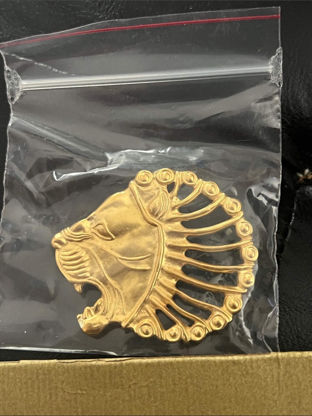 Metropolitan Museum of Art Gold Lion Head Brooch - Gold - Picture 3 of 8